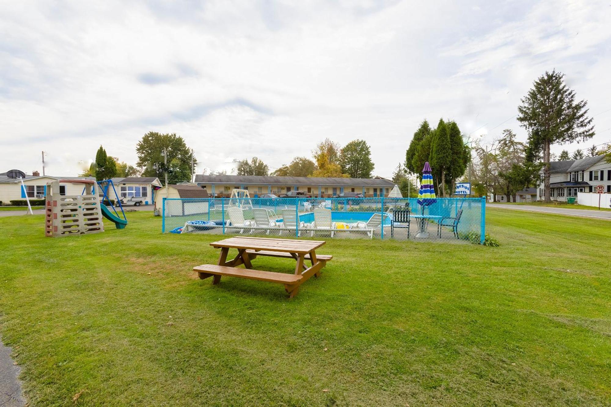 Parkside Motel By Oyo Meadville Conneaut Lake Conneaut Lakeshore Eksteriør billede